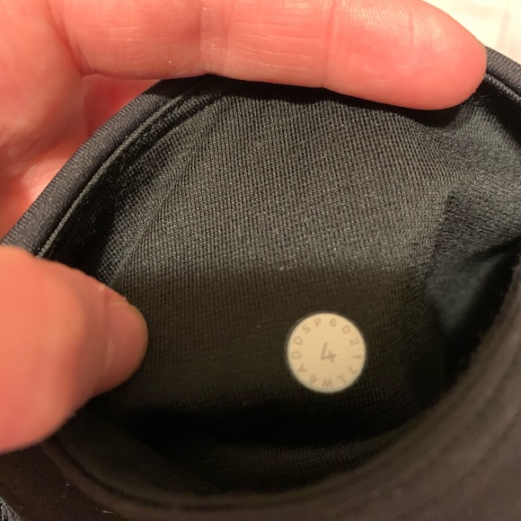 Size 4 Lululemon train times crop. Like new! - Picture 2 of 4